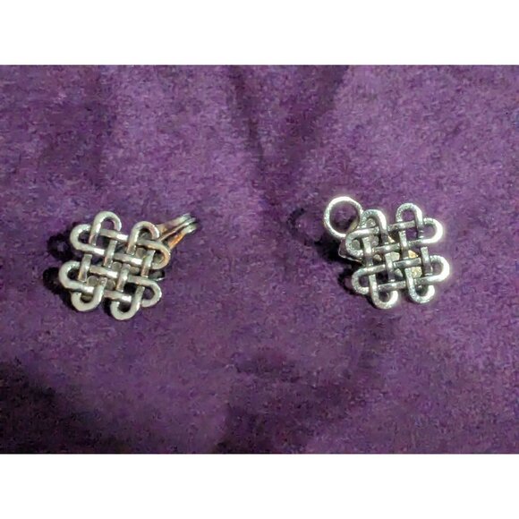 Silver Tone Double Shawl Cardigan Clasp Shamrock Celtic Knot 2 in Long CL5 - Picture 3 of 3